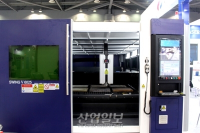 [심토스 2022] 대형 철구조물 절단하는 고출력 파이버 레이저