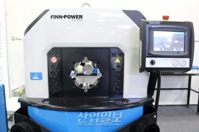 [심토스 2022] 자동화 기능 탑재한 유압호스 압착기