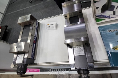 [심토스 2022] 해외 부품 제조 기업, 국내 생산제조기술 전시회서 공작기계용 유압 바이스 전시