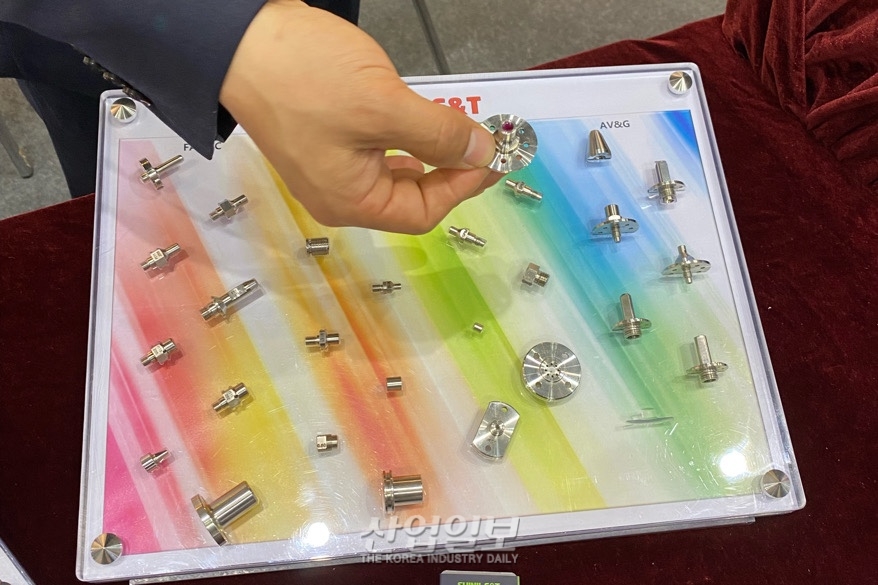 [심토스 2022] 크로스헤드 등 정밀가공 분야 제품 선보여