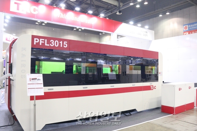 [심토스 2022] 국내 제작 레이저 절단기 선보여