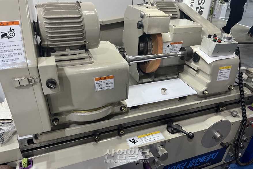 [심토스 2022] 생산능력 300% 이상 향상 가능한 원통연마기 개발