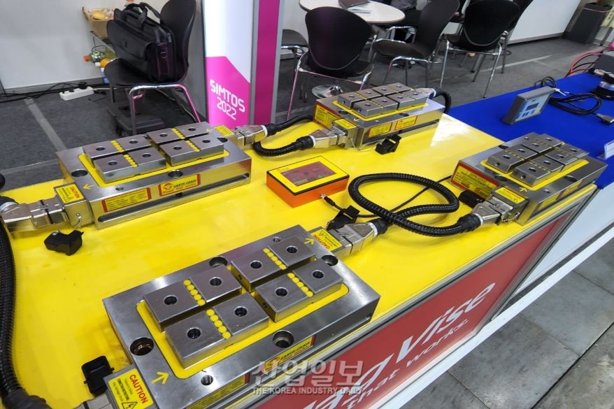 [심토스 2022] 마그네틱 척 및 바이스 제품군 출품