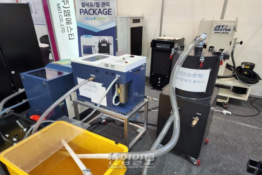 [심토스 2022] 절삭유 탱크 청소기, 냉각기 등 …공작기계 주변 장치 전시