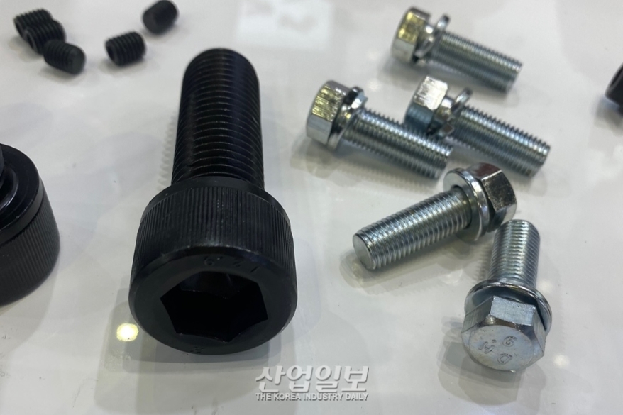 [심토스 2022] 대형기계에 사용하는 단단한 '렌치볼트'