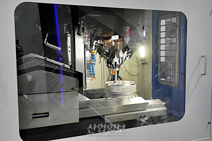 [심토스 2022] 선반과 머시닝센터를 하나로