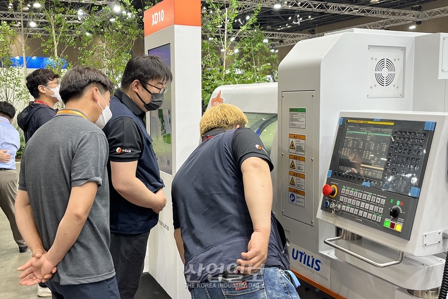 [심토스 2022] 자동차·의료·전기전자 시장 타깃, ‘CNC 자동선반’ 총집합