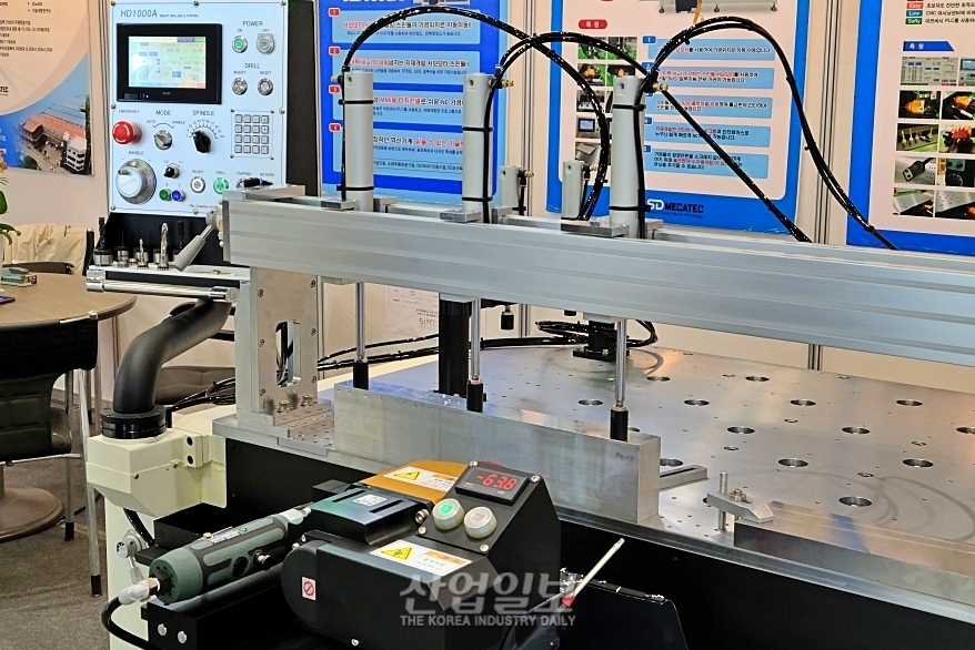 [심토스 2022] '서보모터'로 손쉬운 수평가공