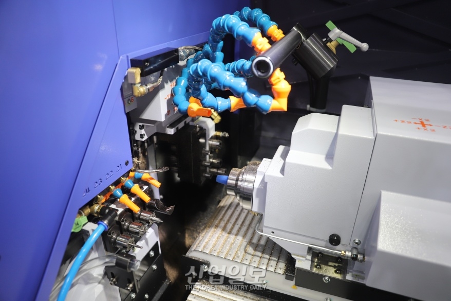 [심토스 2022] 원통형 소재 가공해 자동차, 의료 부품 제작