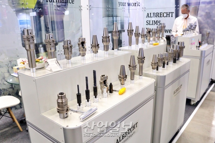 [심토스 2022] 금속 가공 시, 떨림 방지할 수 있는 툴홀더