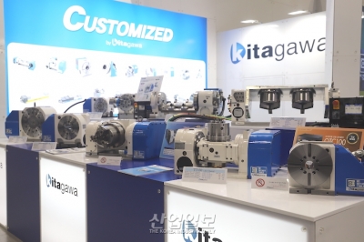 [심토스 2022] 일본 공작기기 제조기업, ‘척’과 ‘NC 테이블’ 주력으로 전시
