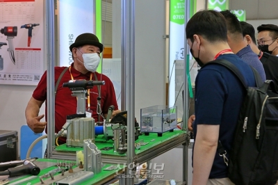 [심토스 2022] '금형 파손 없는' 부품 조립 솔루션