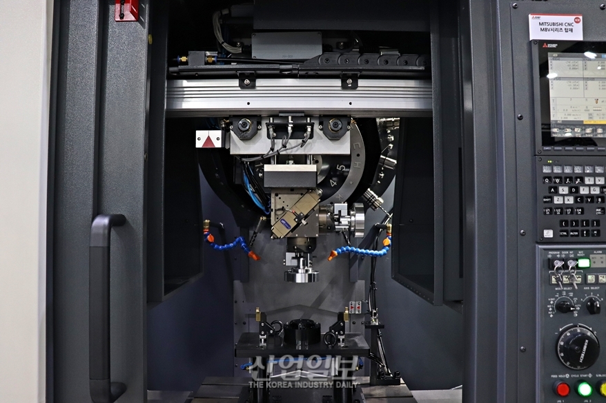 [심토스 2022] 갠트리 로더 자동화 더한 탭핑센터