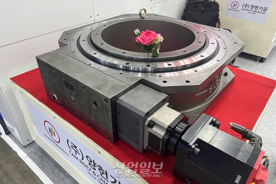 [심토스 2022] 고강성 복합 하중 부하 능력 갖춘 크로스롤러베어링