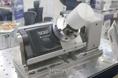 [심토스 2022] 3축 가공에 로터리 테이블 더하면…5축 가공