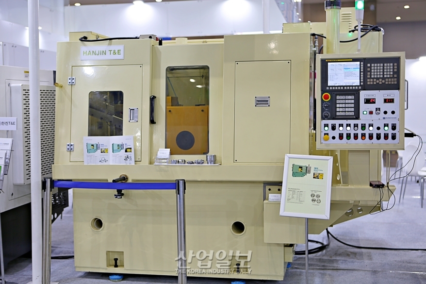 [심토스 2022] '자체제작 스핀들 축'으로 밀링부터 연삭까지