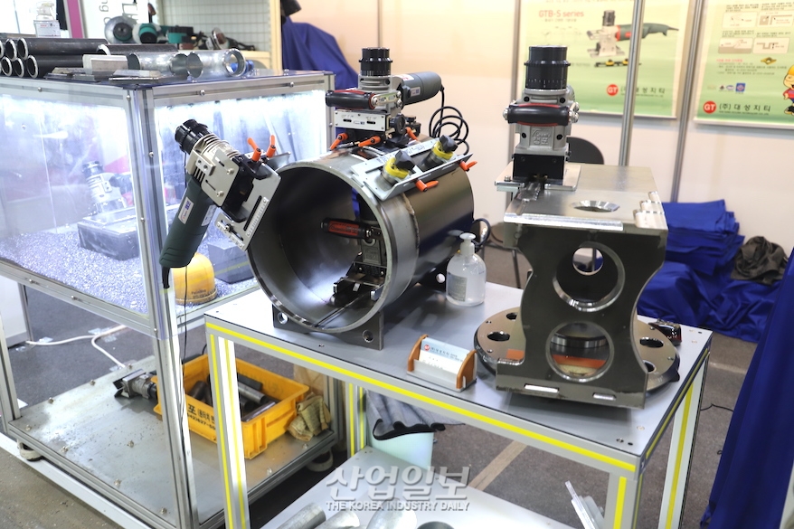 [심토스 2022] 가벼운 조립형 코어드릴, 좁은 공간 작업에 유용