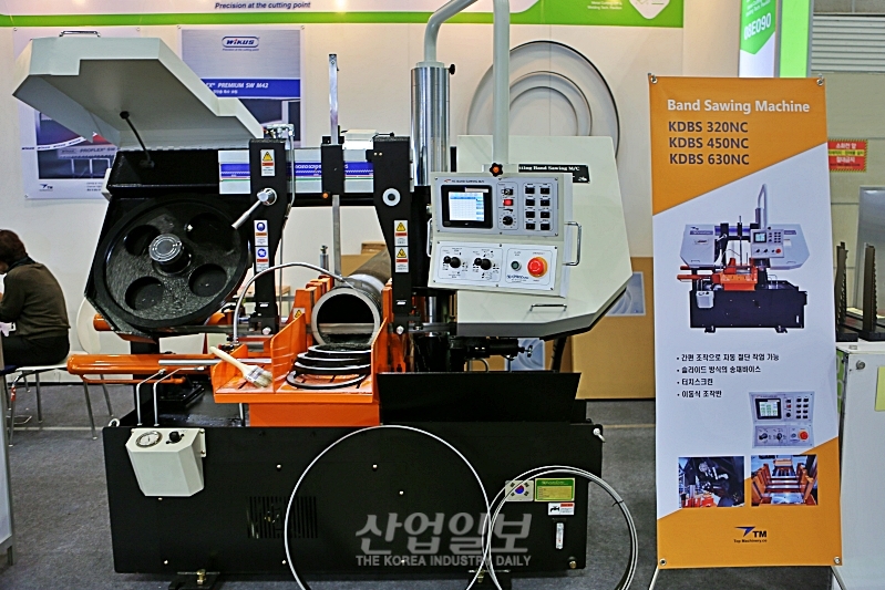 [심토스 2022] 간편 조작으로 절단 작업도 '자동화'