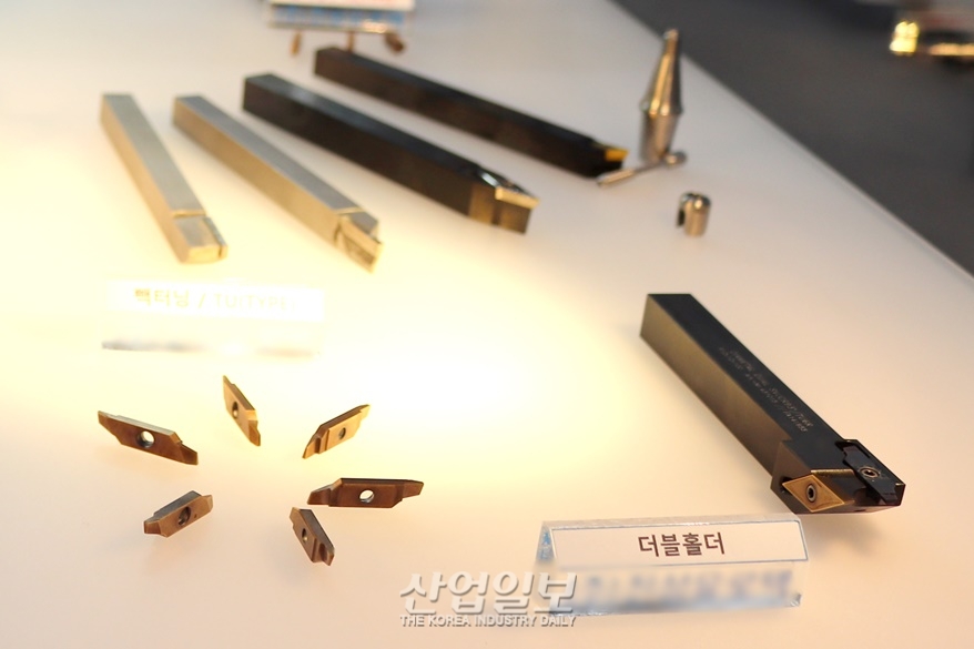[심토스 2022] CNC 자동선반 적용…절삭 공구 선보여