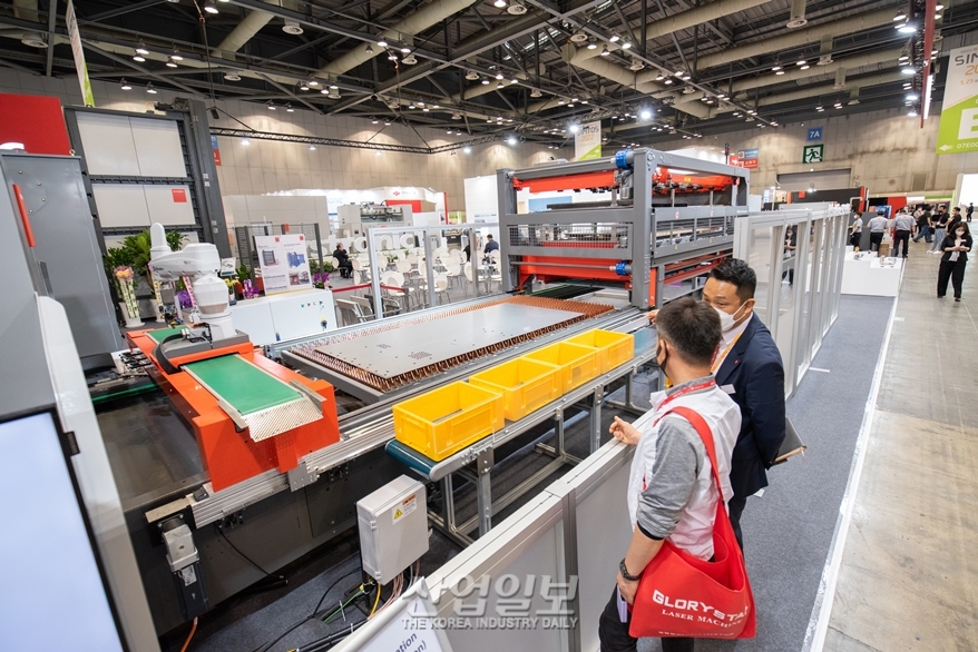 [심토스 2022] 바이스트로닉코리아, 15kW 파이버 레이저 등 새로운 자동화 시스템 선보여
