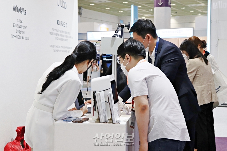 [스마트테크코리아] 전시 참관객과 참가기업의 소통 현장