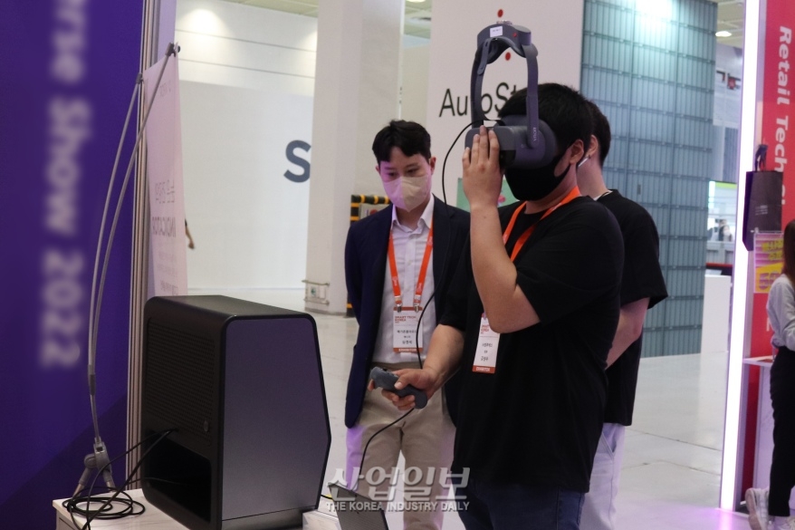 [스마트테크코리아] 눈 상태…검사알고리즘 탑재한 VR기술로 분석