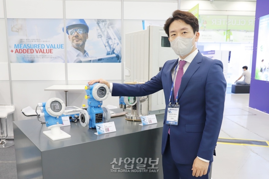 [ENVEX] 액체 분석, 디지털 센서에 맡기고…초음파로 유량 측정