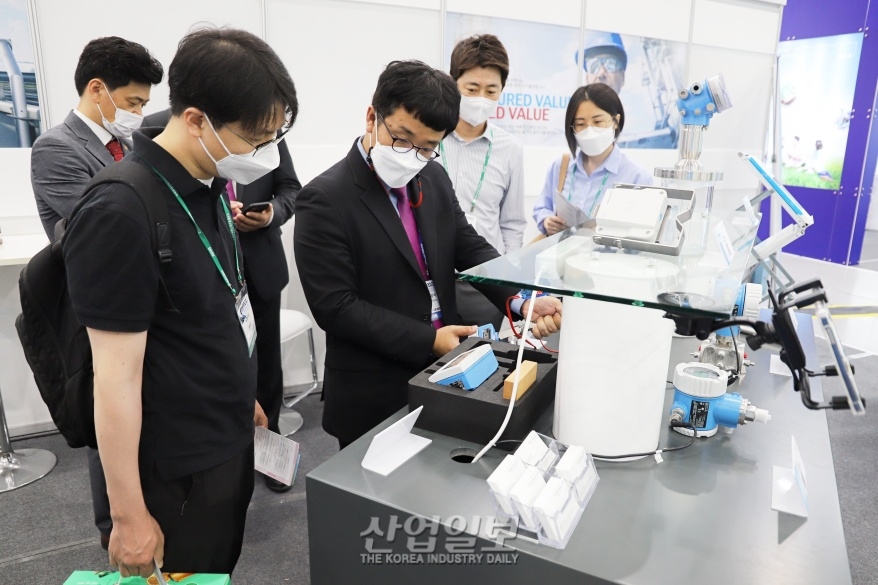 [ENVEX] 액체 분석, 디지털 센서에 맡기고…초음파로 유량 측정