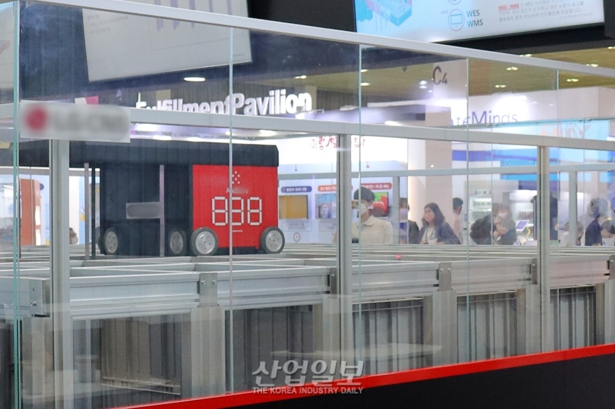 [스마트테크코리아] 전자상거래 활성화…로봇+자동화 대응 제시