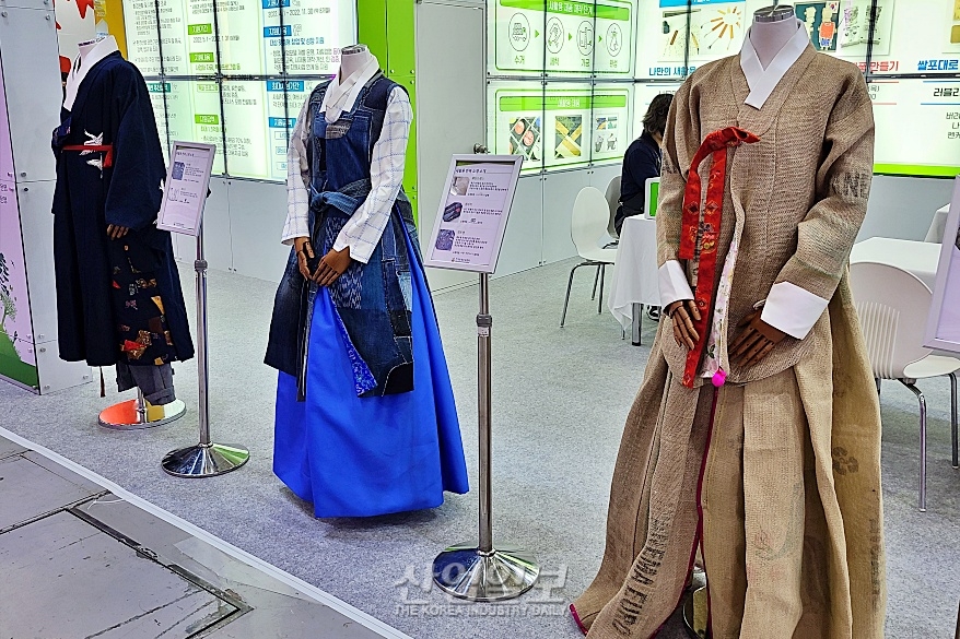 [ENVEX] '버려지는 목재' 아껴 나만의 책갈피로