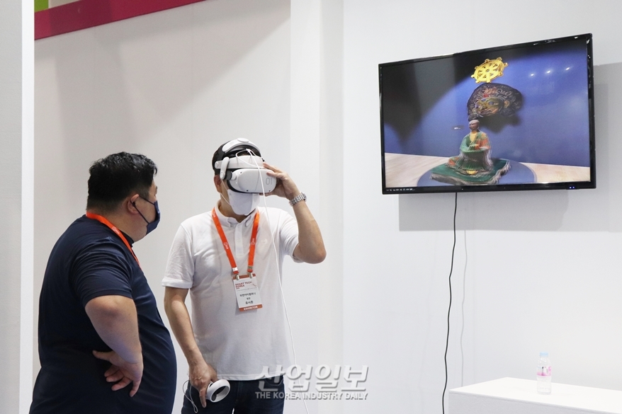 [스마트테크코리아] VR 디바이스로 즐기는 메타버스 콘텐츠