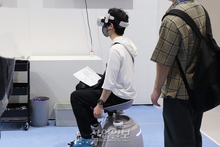 [스마트테크코리아] VR 디바이스로 즐기는 메타버스 콘텐츠