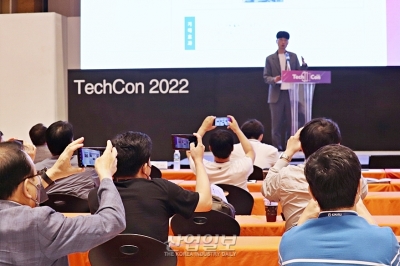 [스마트테크 코리아] K-스마트등대공장 사례를 담아라 '휴대폰 촬영 열기'