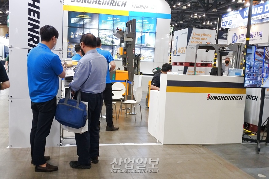 [코리아팩] 무인지게차로 물류작업효율 'UP'