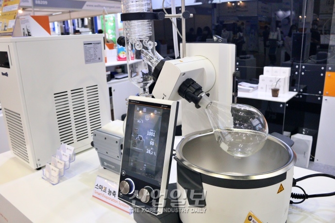 [국제연구·실험 및 첨단분석장비전] 킨텍스서, 자동 콘트롤 가능한 ‘농축기’ 등장
