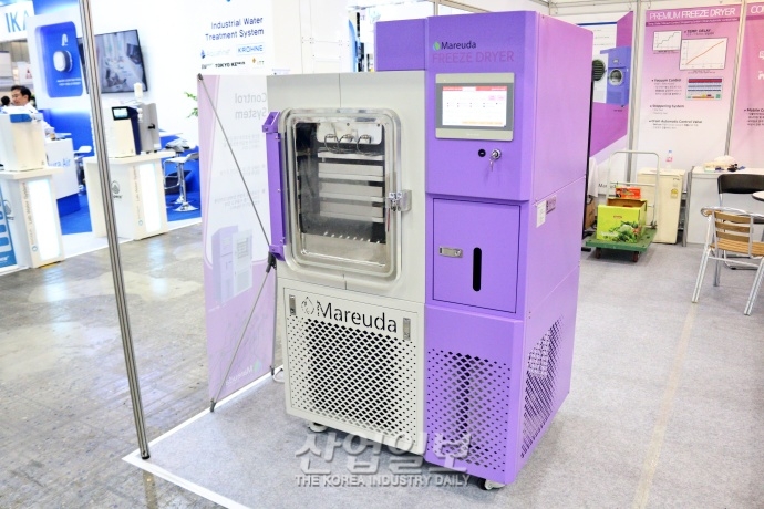 [국제연구·실험 및 첨단분석장비전] 의약품 및 화장품 제조 시 사용하는 ‘동결 건조기’