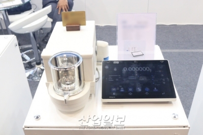[국제연구·실험 및 첨단분석장비전] 배합 측정값 기록 및 보안 강화한 ‘마이크로 저울’