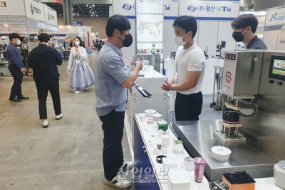 [코리아팩] 자동 공냉식 국내 제작 고주파 실링기 출품