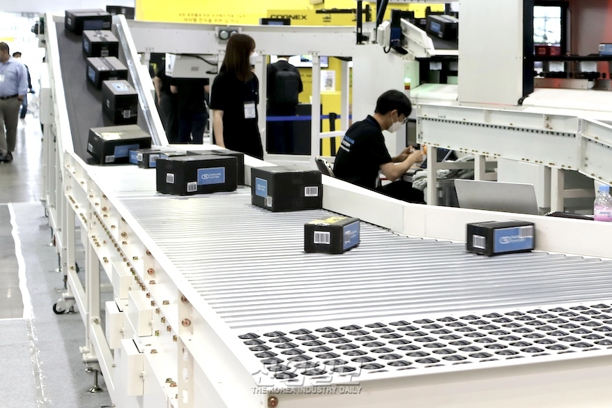 [국제물류산업대전] 수직으로 움직이는 소터(Sorter)…공간 효율성 높여