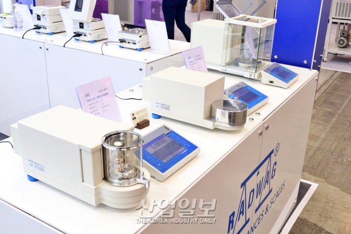 [국제연구·실험 및 첨단분석장비전] 배합 측정값 기록 및 보안 강화한 ‘마이크로 저울’
