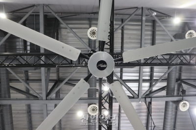 [국제물류산업대전] 대규모 공간 공기순환 돕는 천장용 팬(Fan)