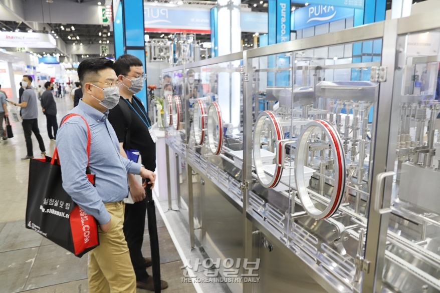 [국제제약·바이오·화장품기술전] 약액 충전 자동화…노즐 변경해 생산량↑