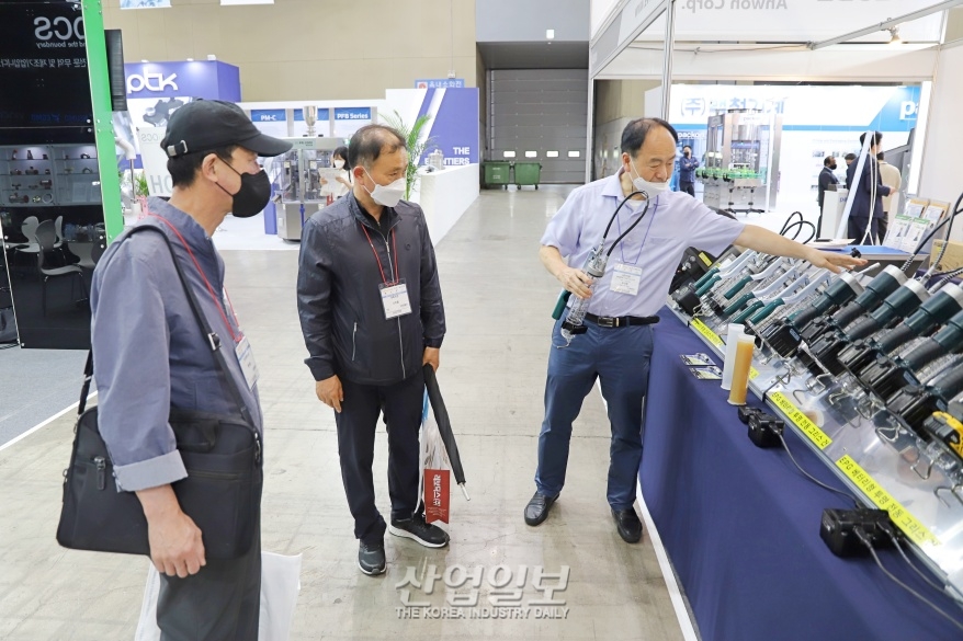 [국제화학장치산업전] 고압으로 구리스 토출…기계 마찰 방지