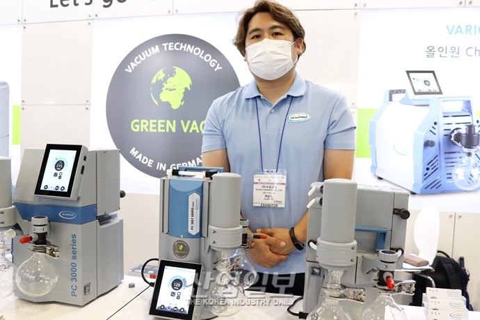 [국제 연구·실험 및 첨단분석장비전] 용매 농축 등에 활용하는 다양한 진공펌프 선보여