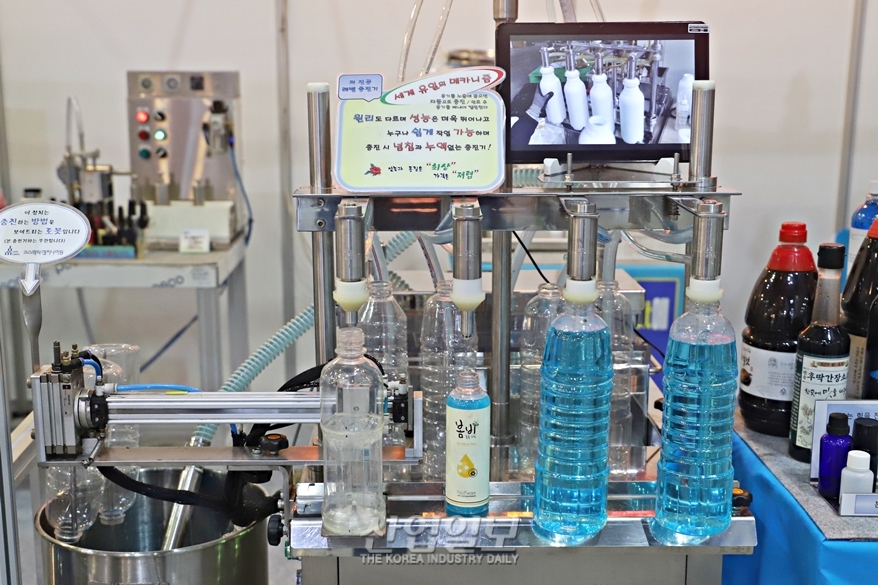 [국제화학장치산업전] 유체 충진기, 식품·화장품·제약 등 다방면 활용