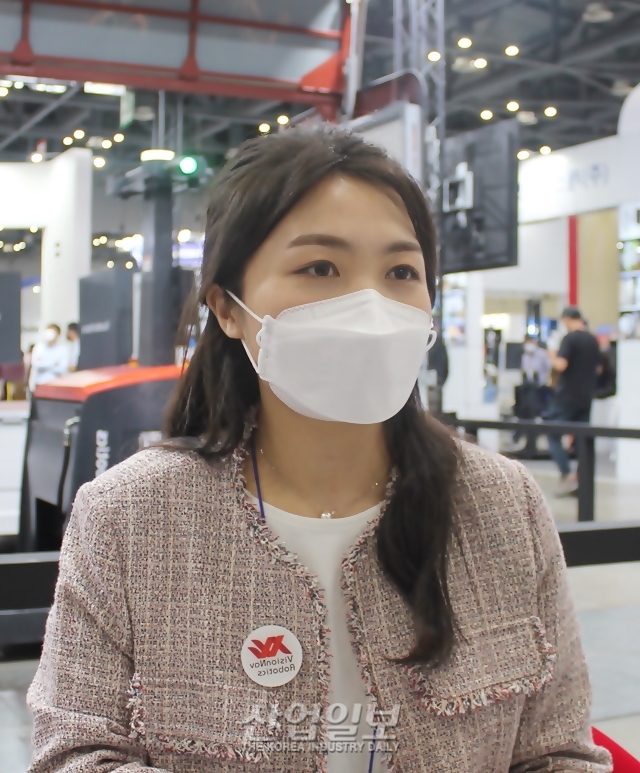 [국제물류산업대전] 무인 윙밴트럭에 최적화한 '무인 상하차 솔루션'