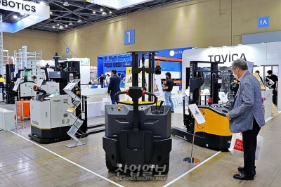 [국제물류산업대전] 지게차도 '스마트'하게… 무인 자동화 지게차