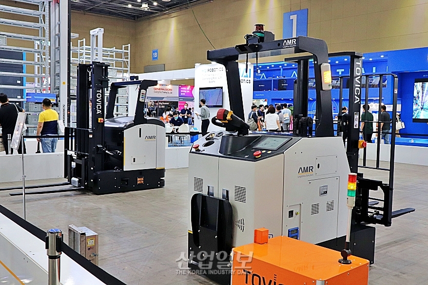 [국제물류산업대전] 지게차도 '스마트'하게… 무인 자동화 지게차