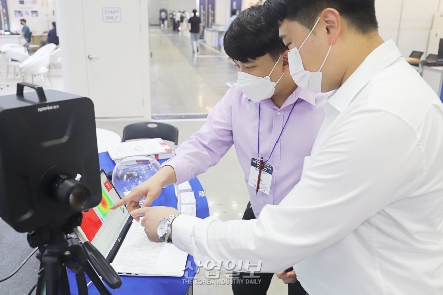 [광융합엑스포] “디스플레이 불량, 휘도계로 확인”