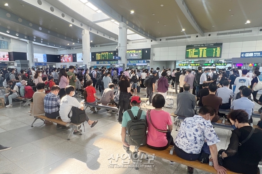 [종합] 수서행 SRT 탈선(궤도이탈), 정부 “모든 장비 동원 사고 복구”